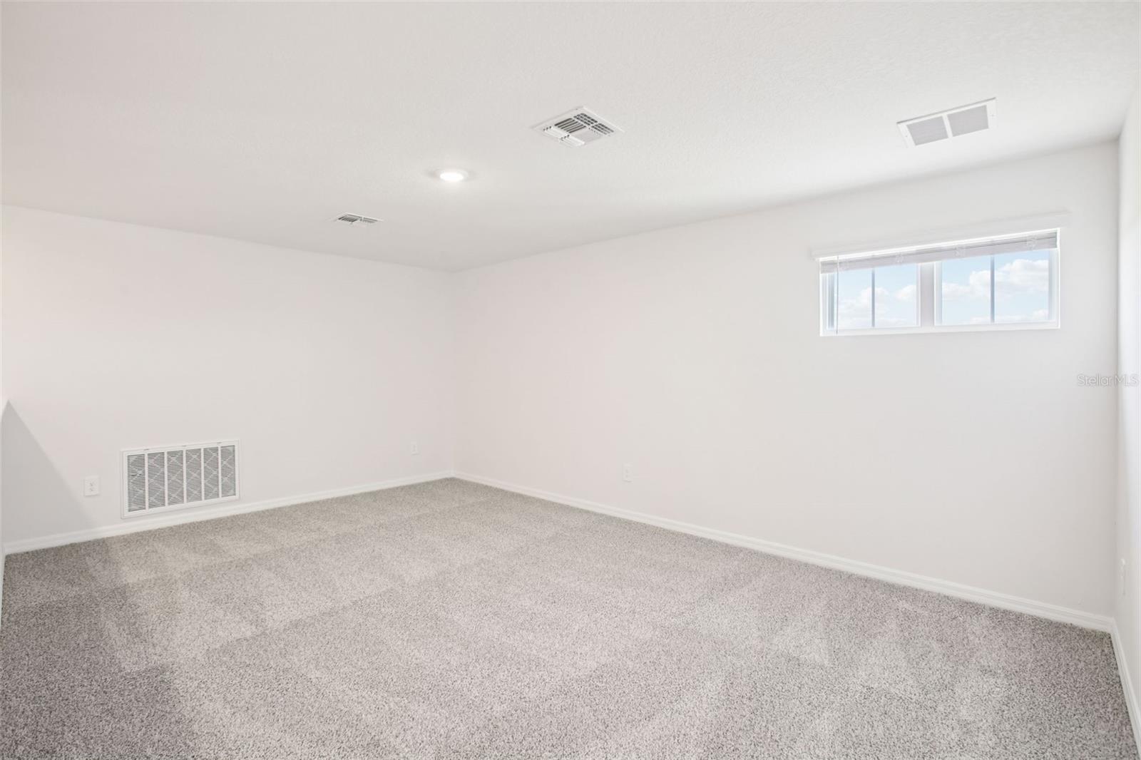 1740 DRAUGHTON DR — photo 36
