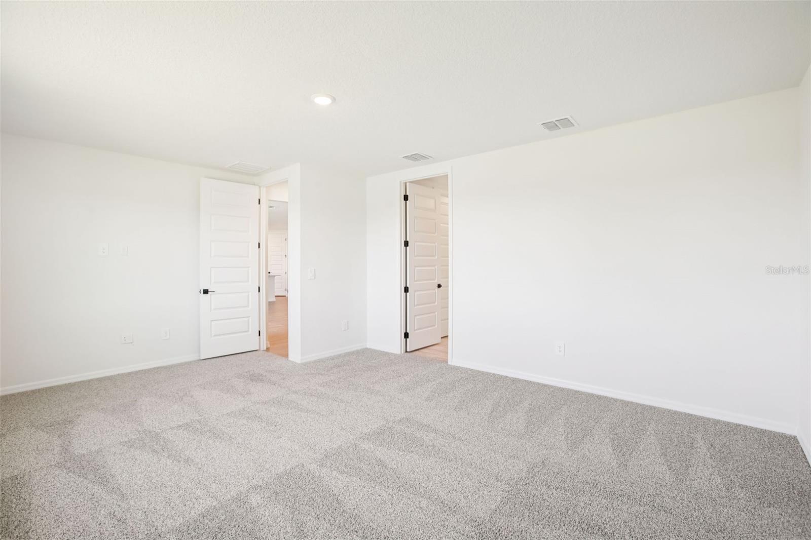 1740 DRAUGHTON DR — photo 32