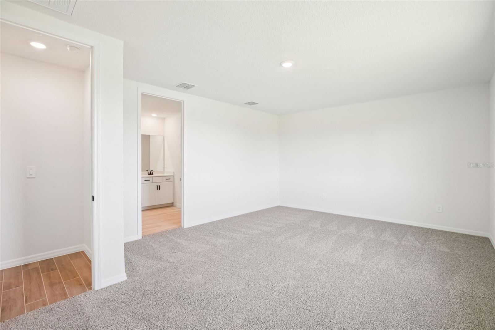 1740 DRAUGHTON DR — photo 33