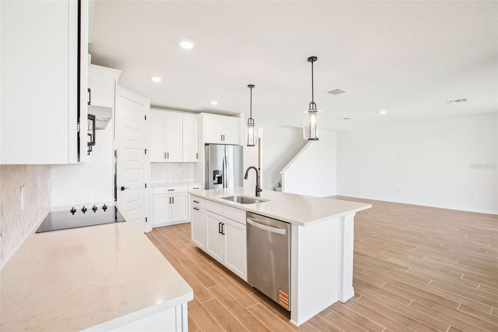 1740 DRAUGHTON DR — photo 19