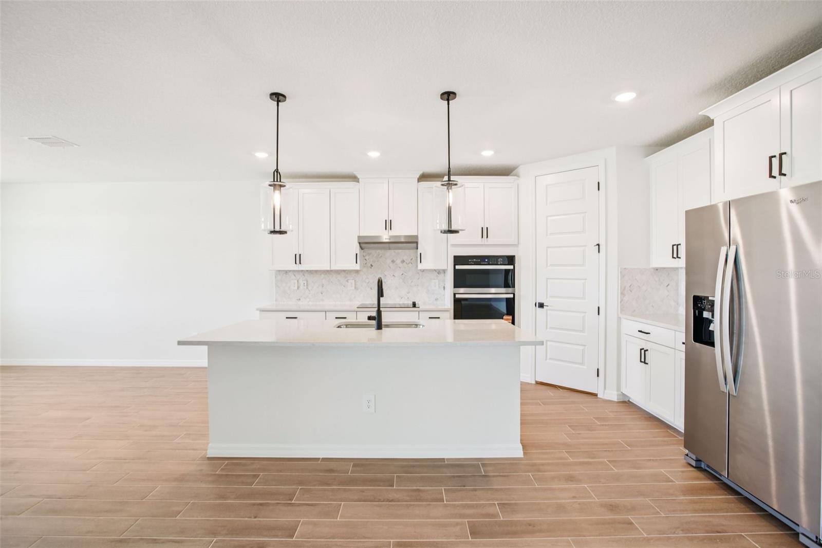 1740 DRAUGHTON DR — photo 15