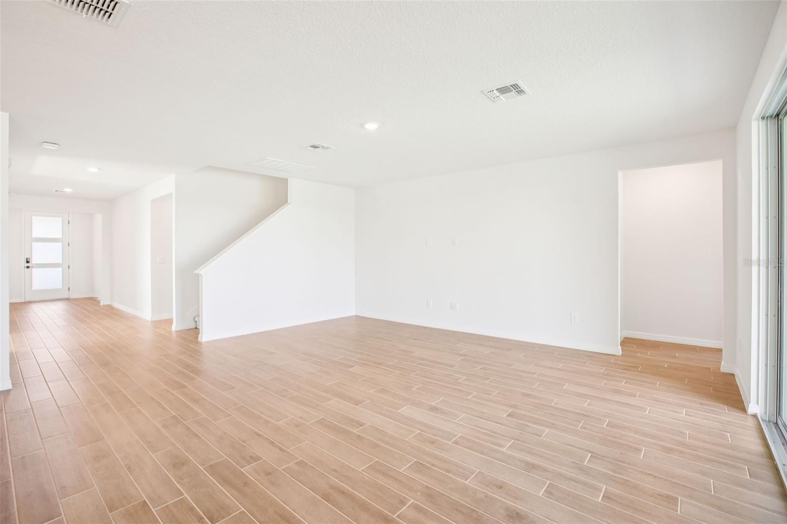 1740 DRAUGHTON DR — photo 10