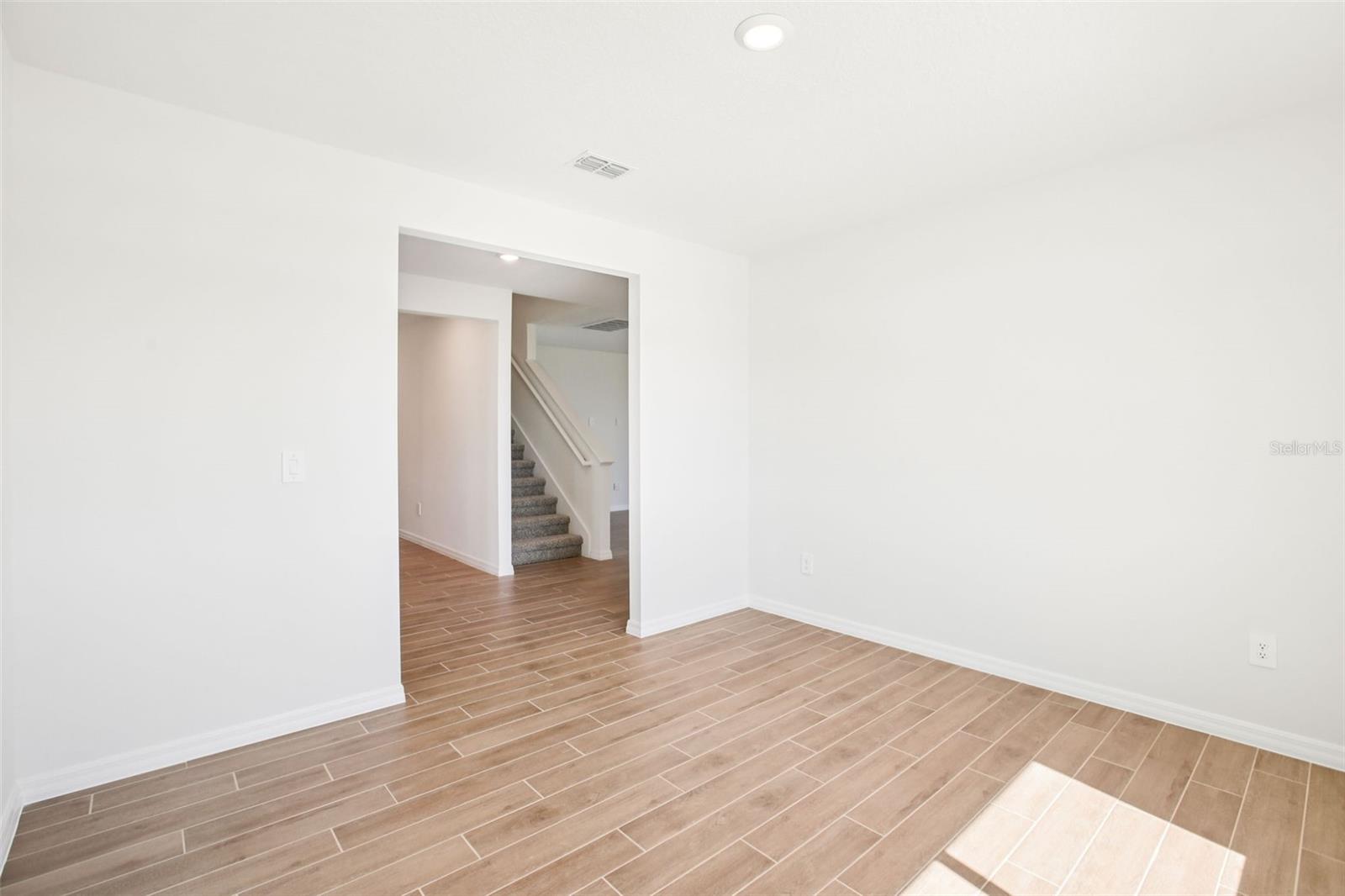 1740 DRAUGHTON DR — photo 24