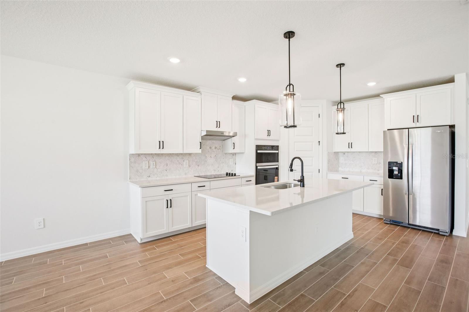 1740 DRAUGHTON DR — photo 14