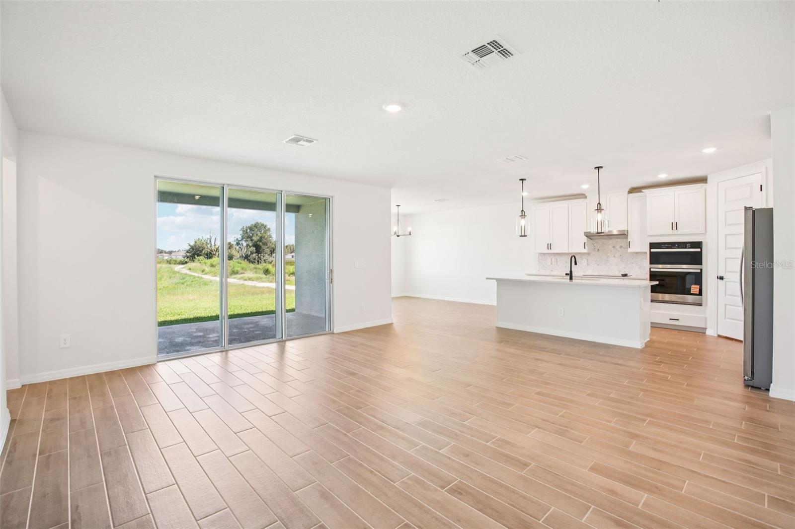 1740 DRAUGHTON DR — photo 7