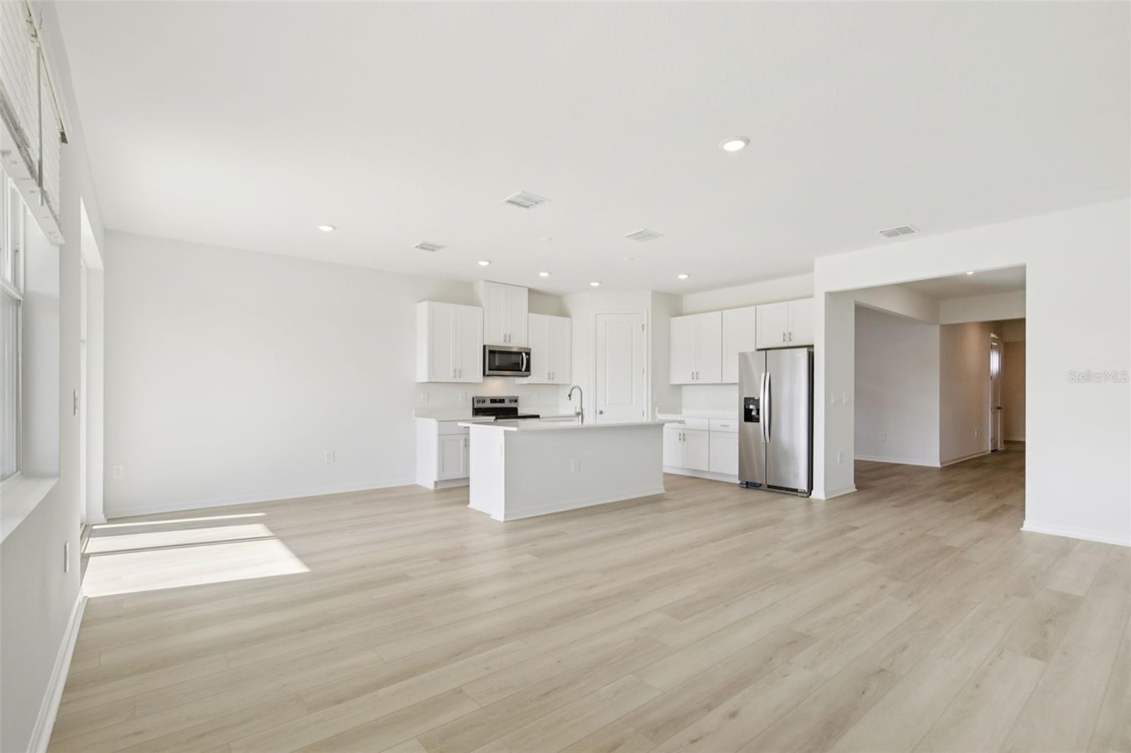 13318 SHELLMORE AVE — photo 6