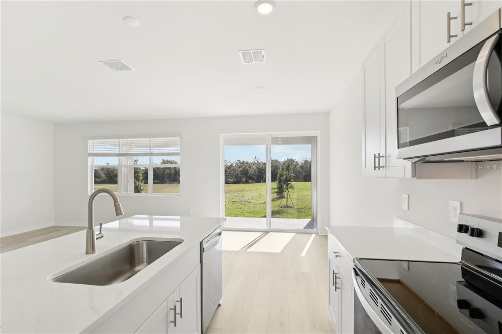 13318 SHELLMORE AVE — photo 10