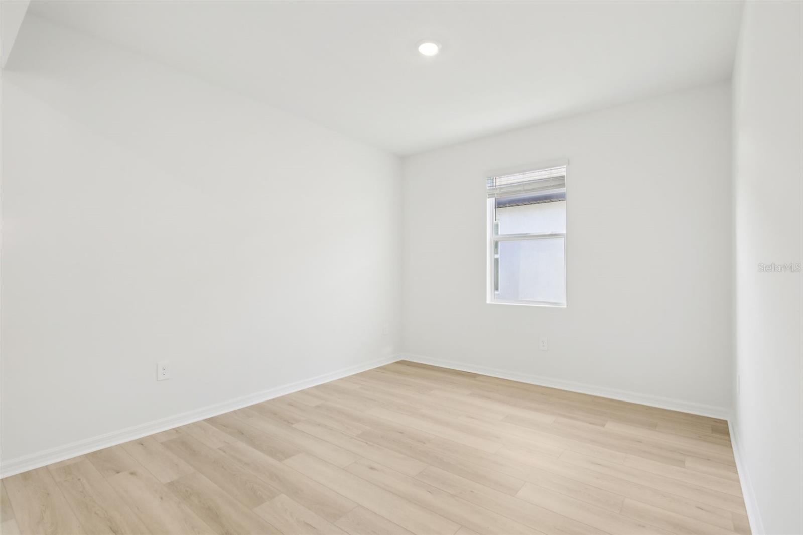 13318 SHELLMORE AVE — photo 28