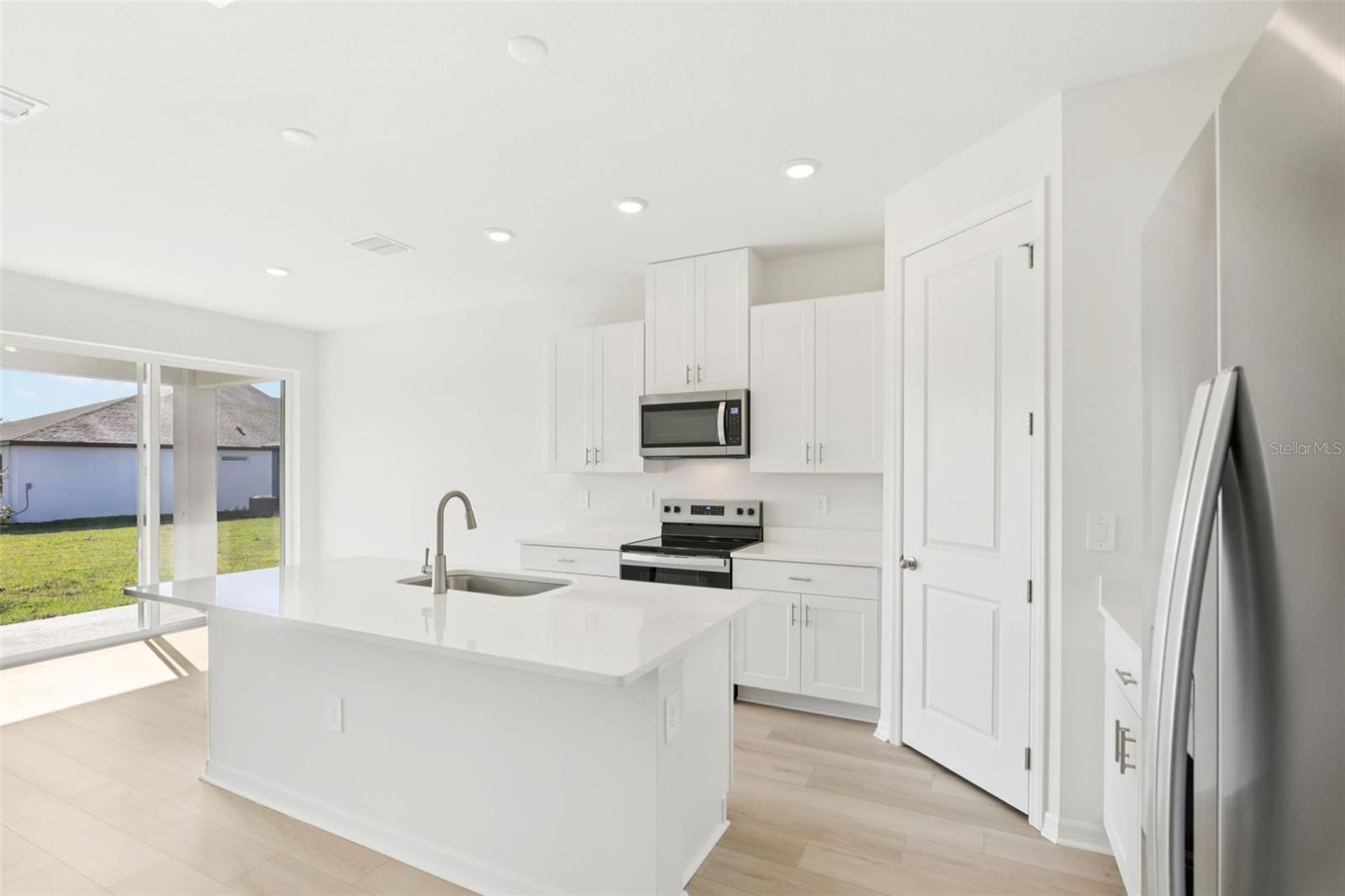 13318 SHELLMORE AVE — photo 12