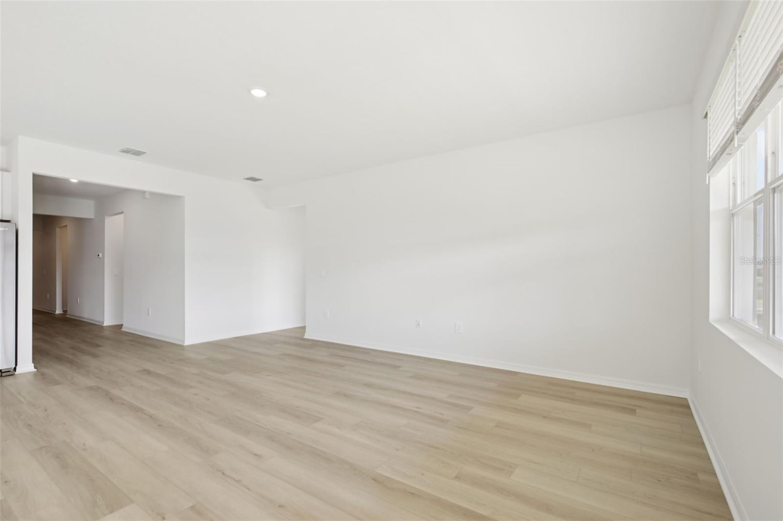 13318 SHELLMORE AVE — photo 4