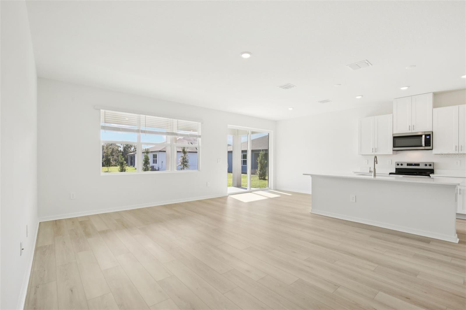 13318 SHELLMORE AVE — photo 7