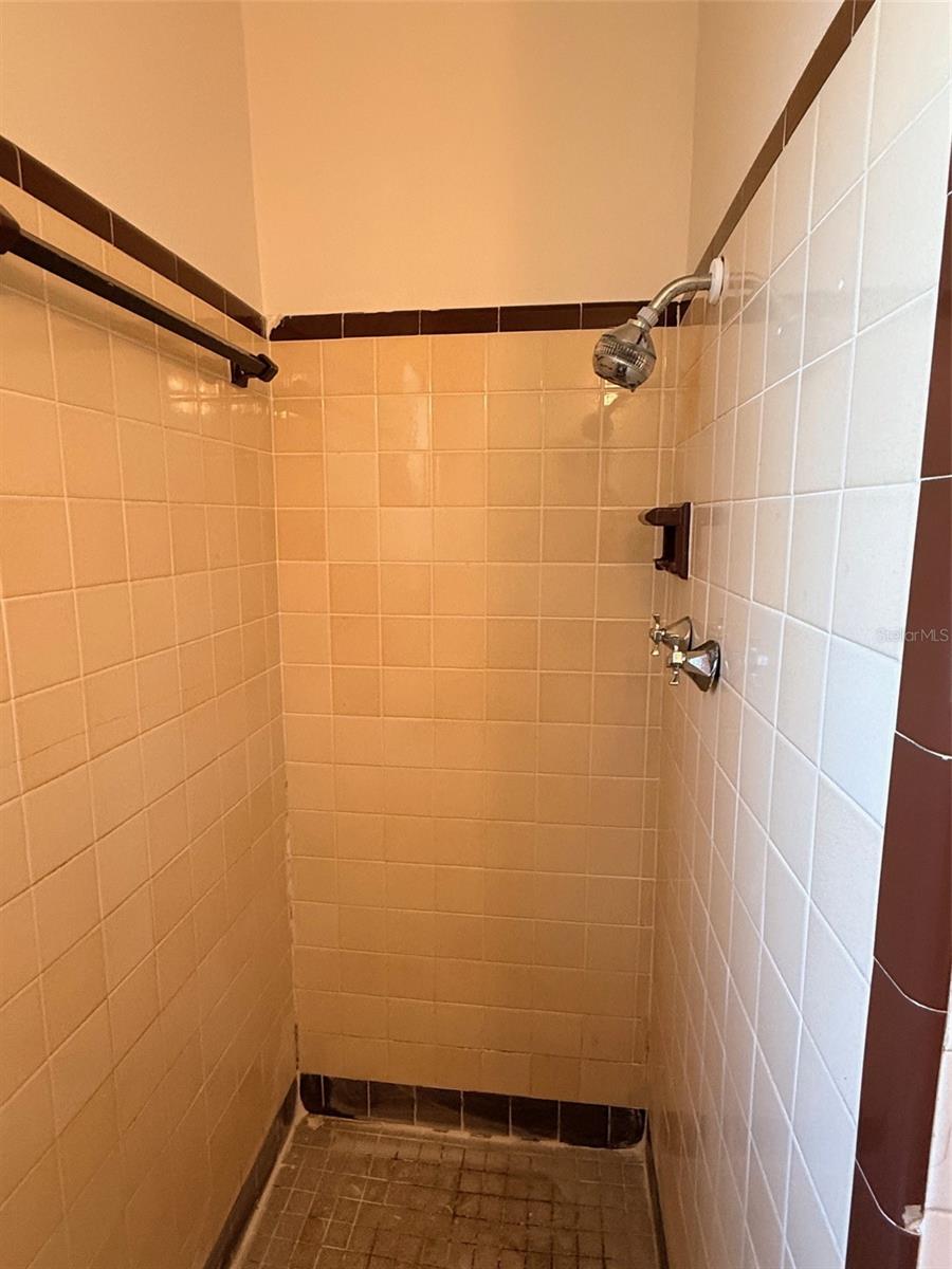 2404 10TH ST W #4 — photo 8