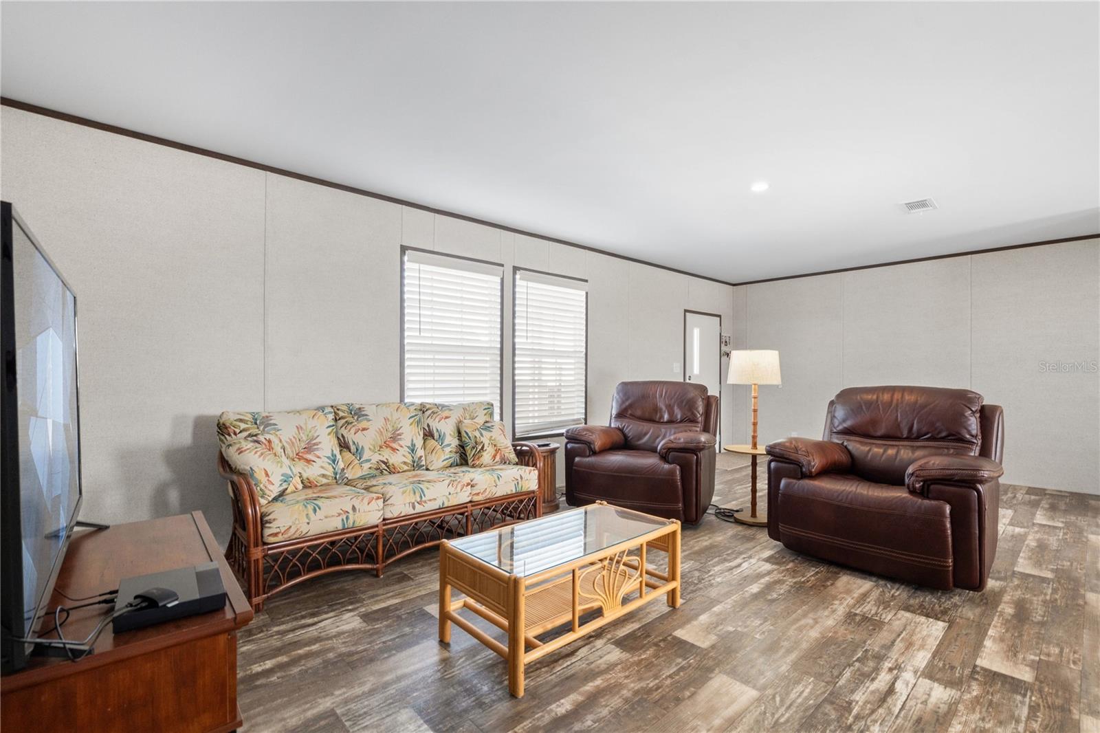 224 WOLVERINE AVE — photo 3