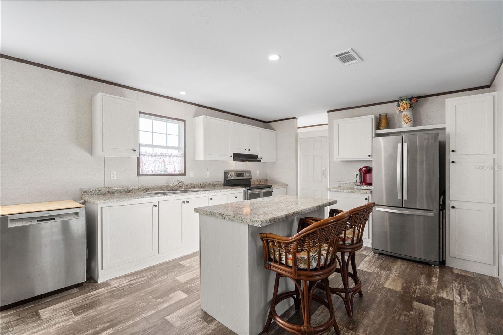 224 WOLVERINE AVE — photo 12