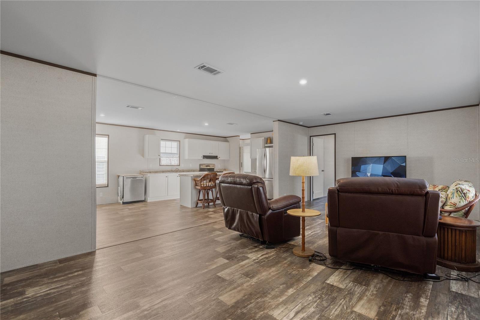 224 WOLVERINE AVE — photo 15