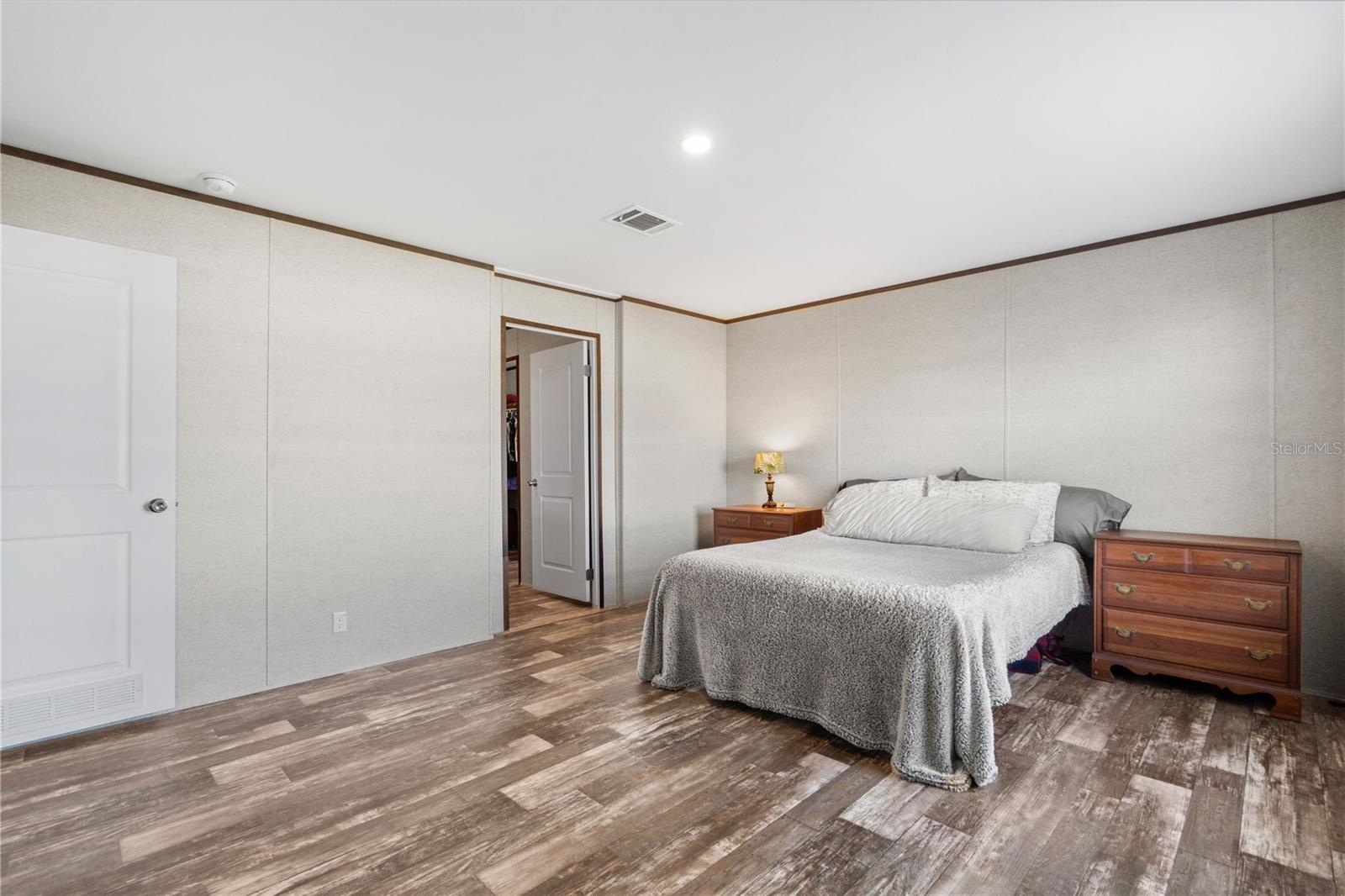 224 WOLVERINE AVE — photo 20