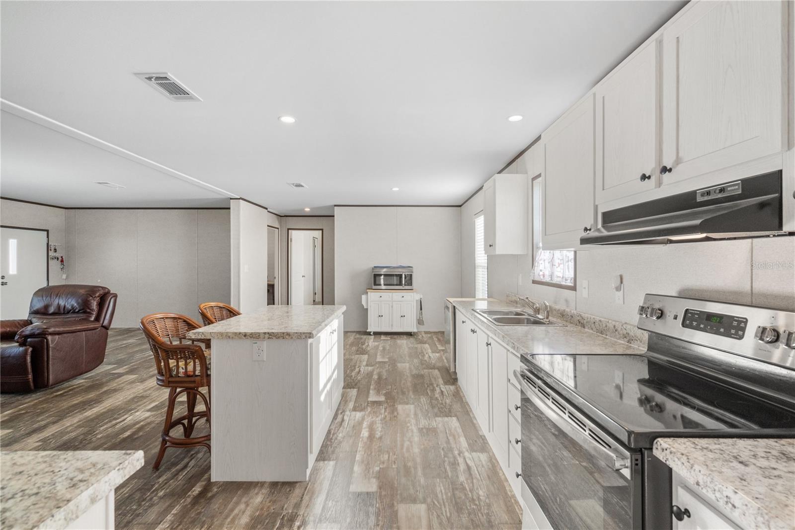 224 WOLVERINE AVE — photo 7