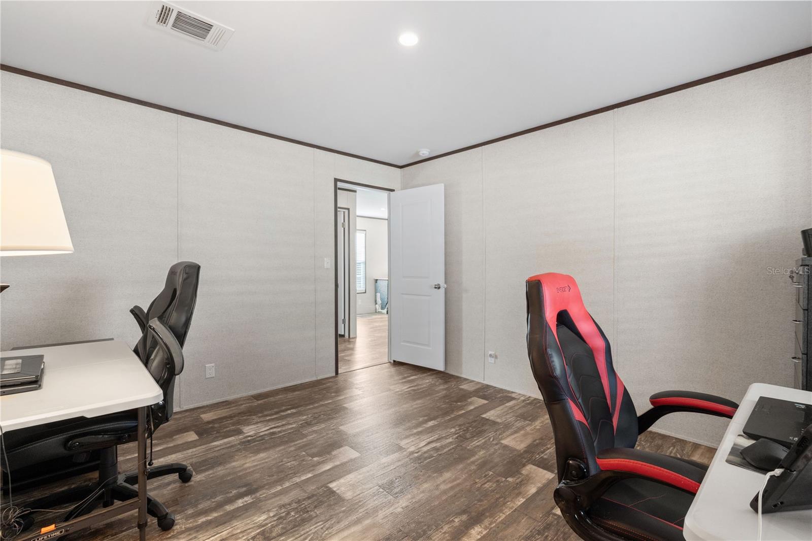 224 WOLVERINE AVE — photo 32