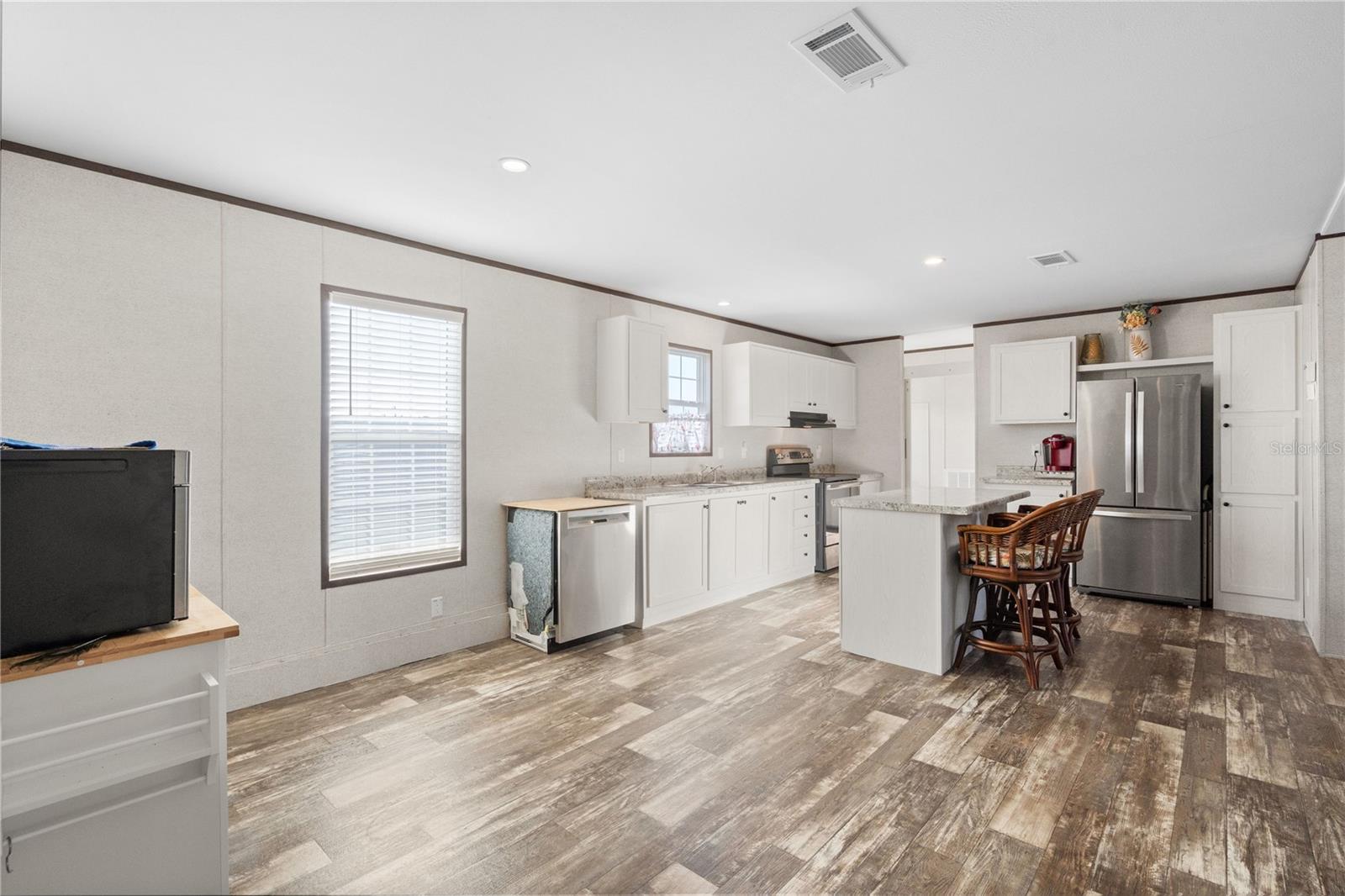 224 WOLVERINE AVE — photo 10