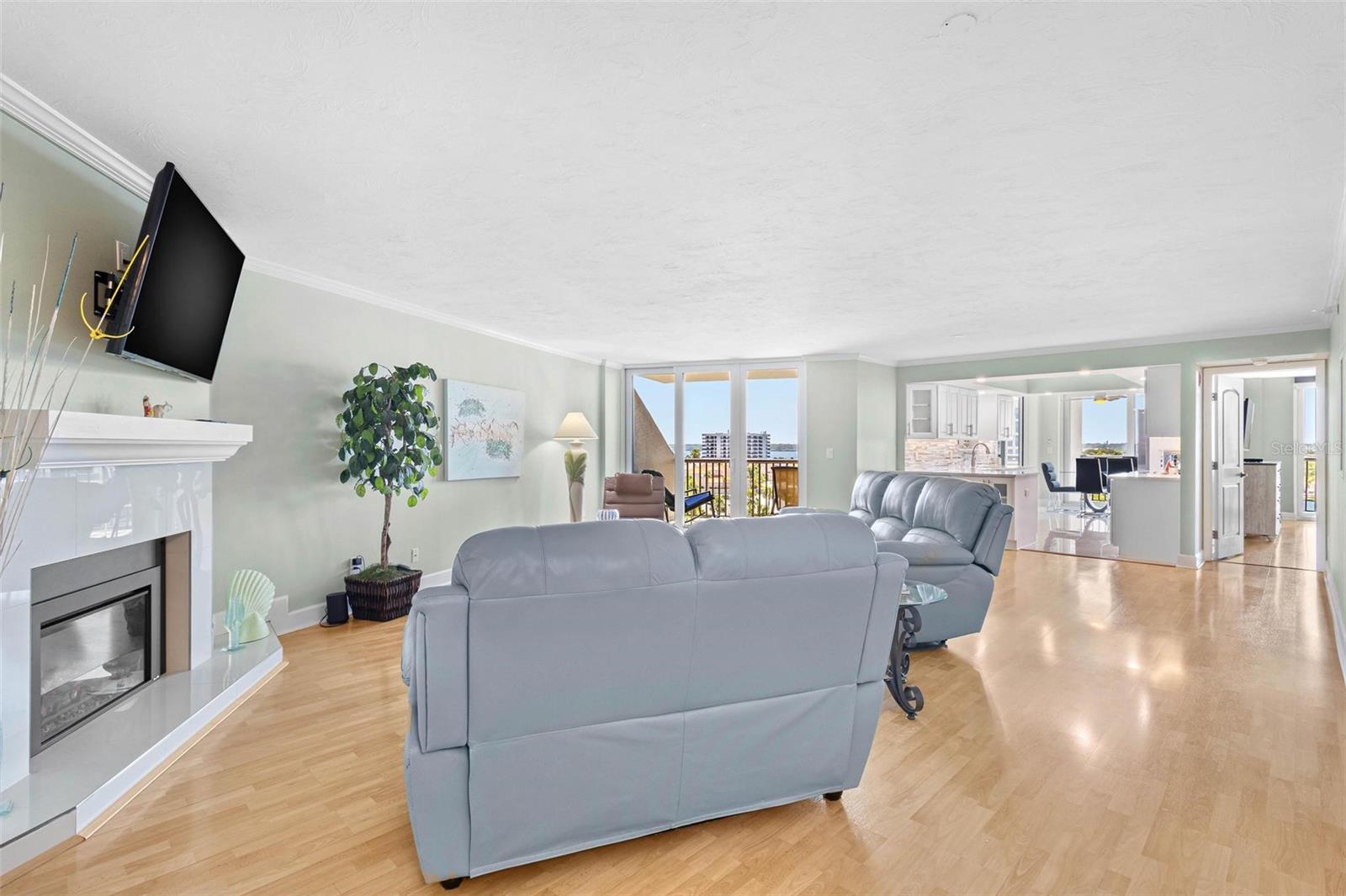 1660 GULF BLVD #607 — photo 8