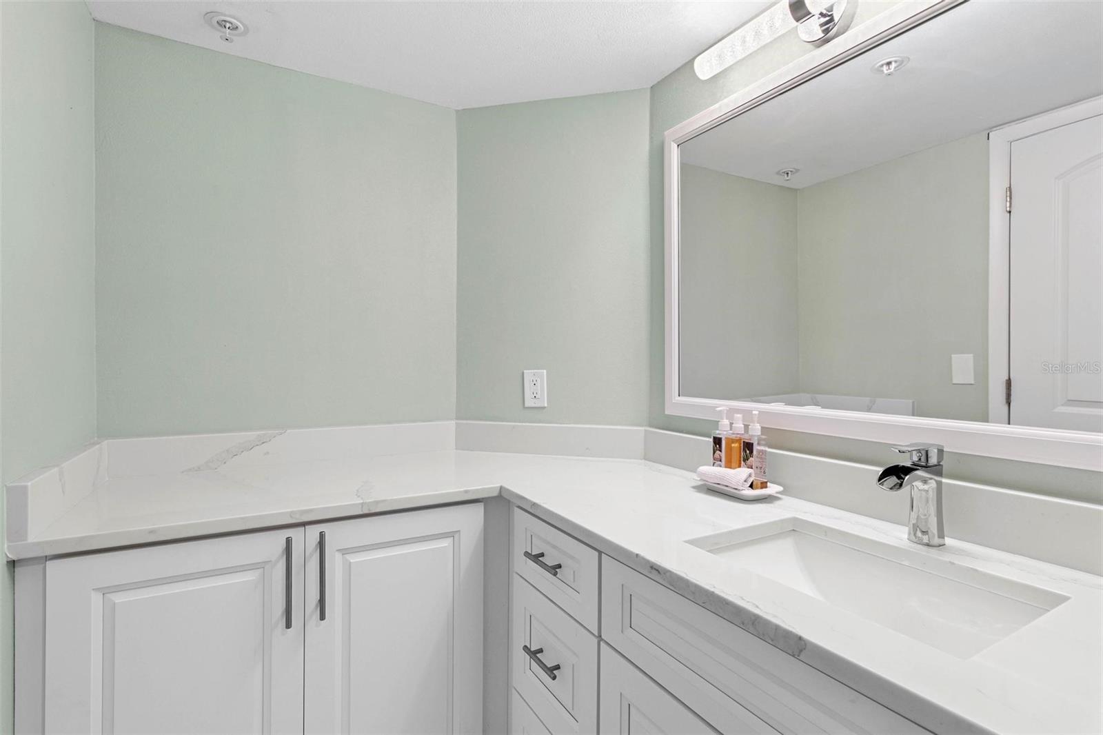 1660 GULF BLVD #607 — photo 28
