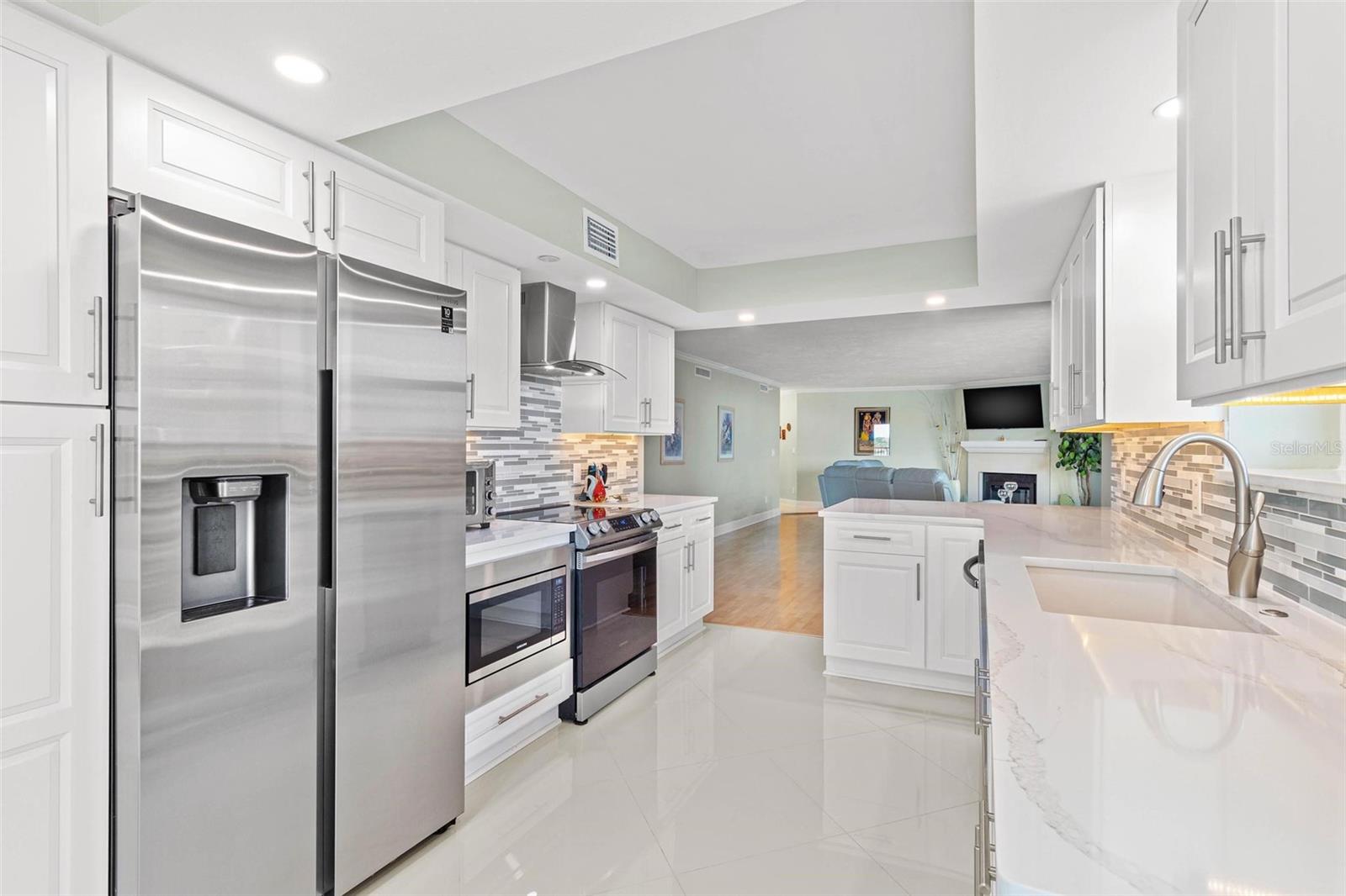 1660 GULF BLVD #607 — photo 12
