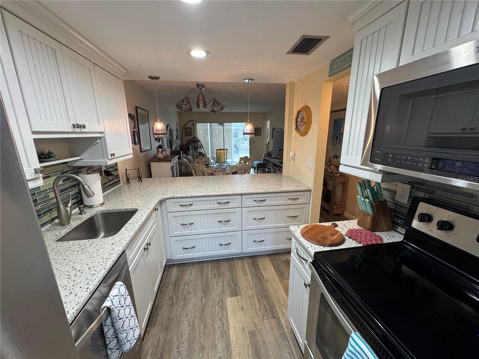 1400 TARPON CENTER DR #111 — photo 8