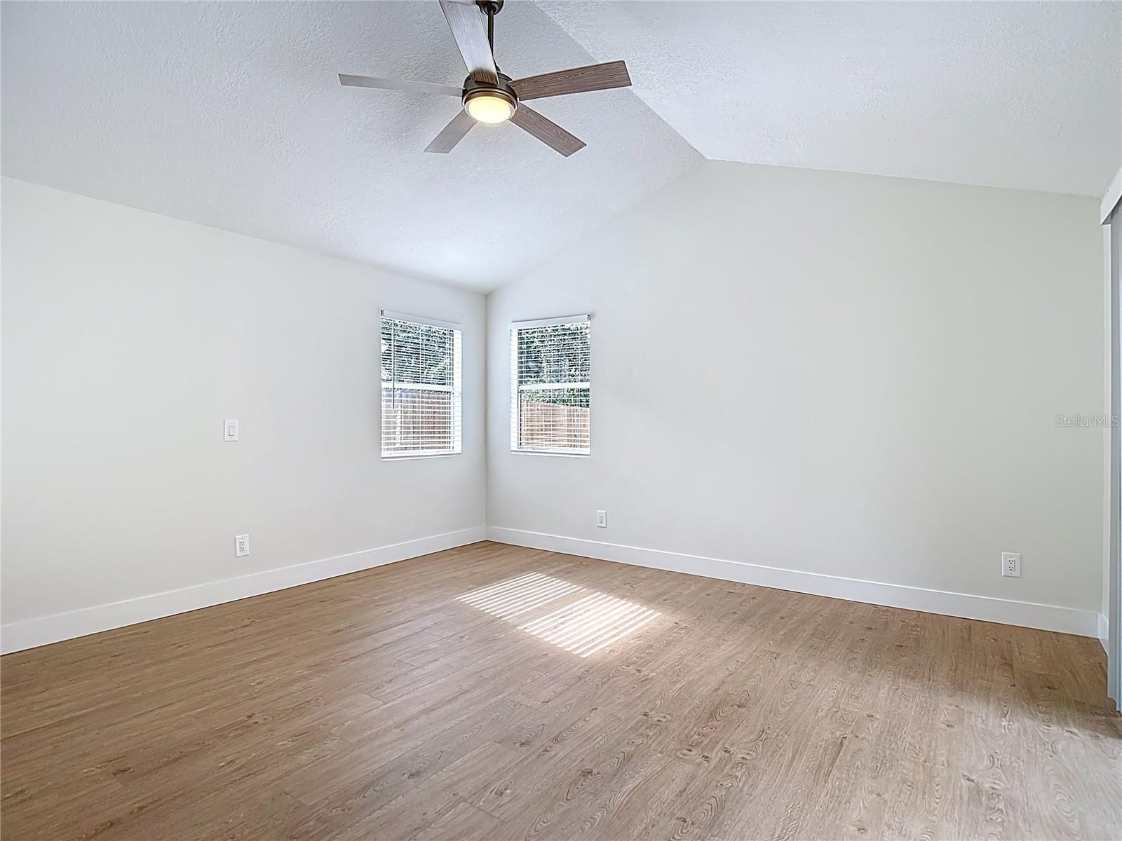 2013 GLEN FORGE ST — photo 13