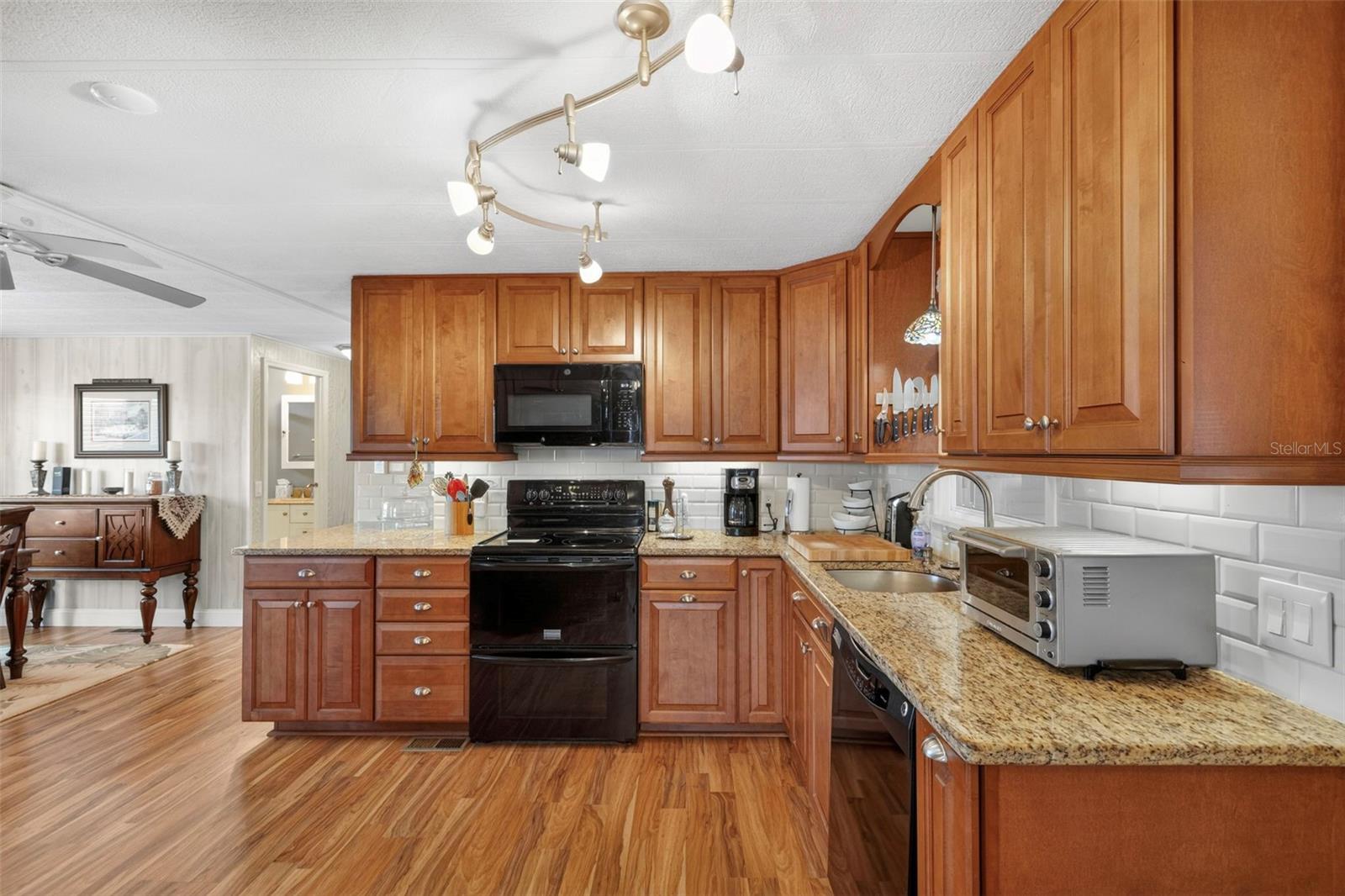 320 LA COSTA — photo 10