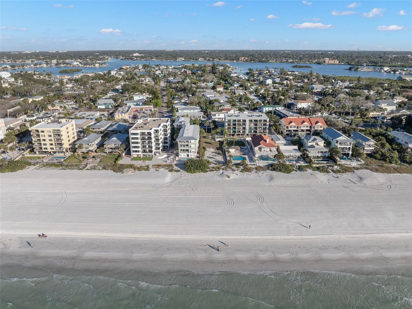 1306 GULF BLVD — photo 2