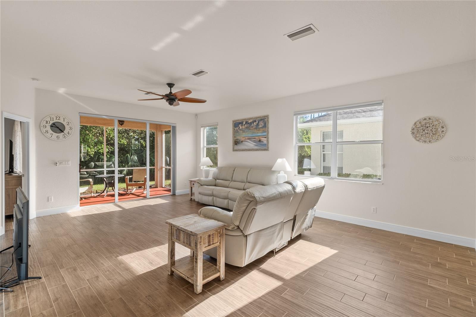 1937 SCARLETT AVE — photo 8