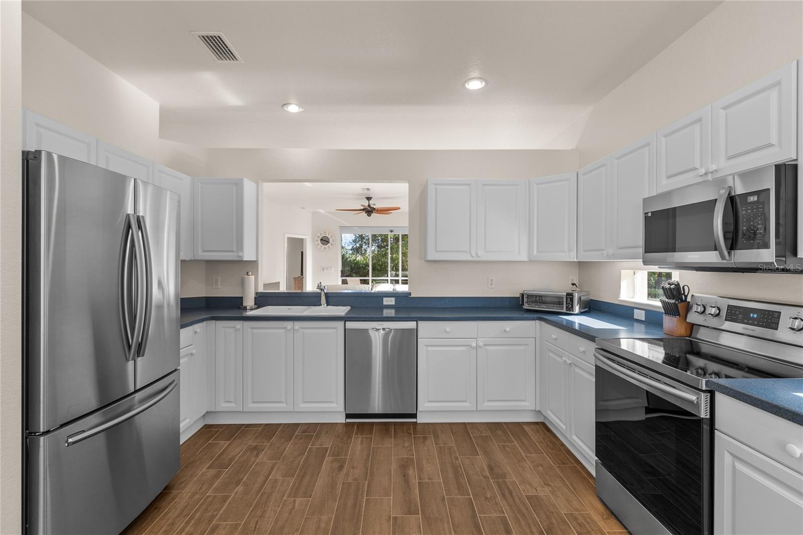 1937 SCARLETT AVE — photo 11