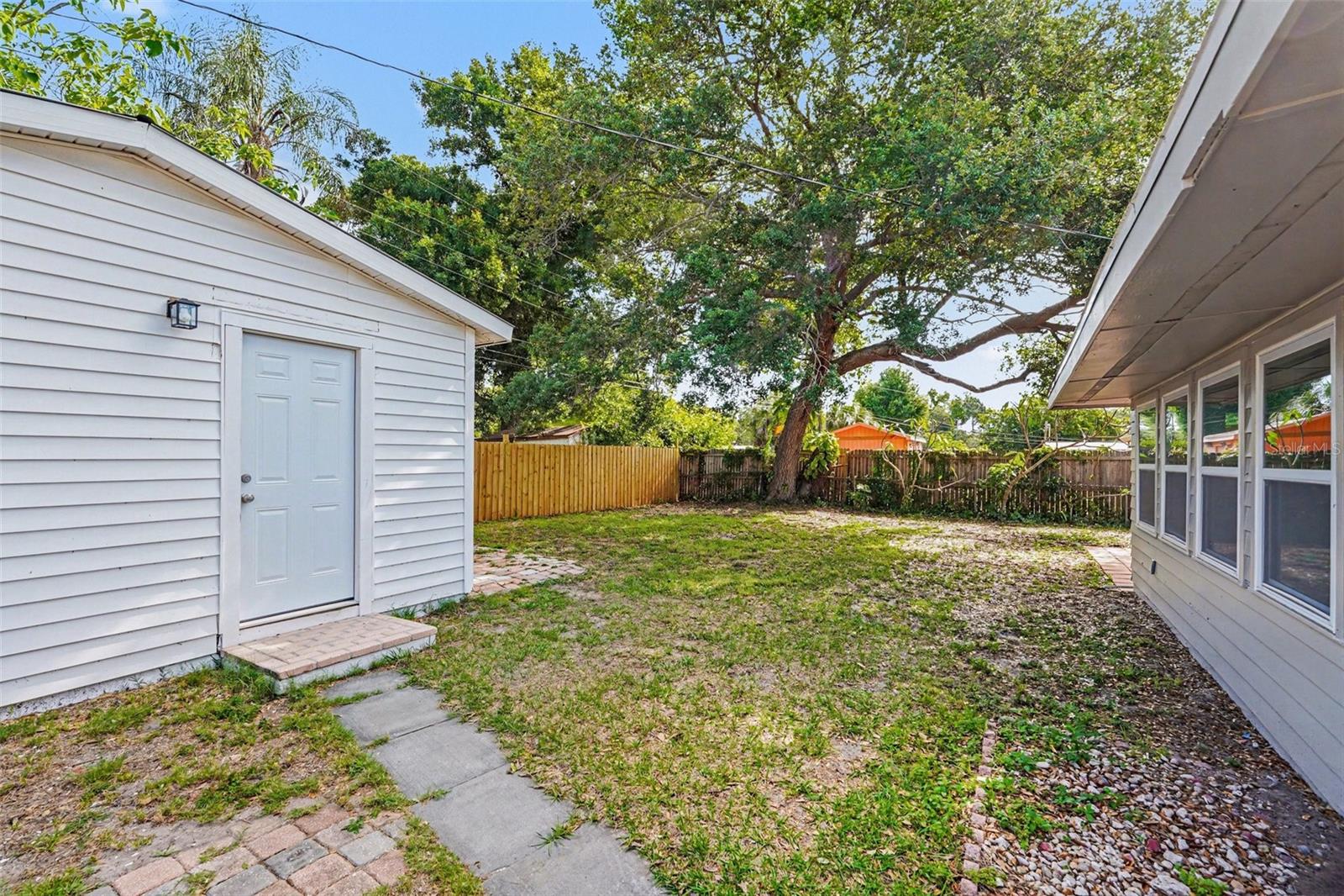 2162 BARCELONA DR — photo 21