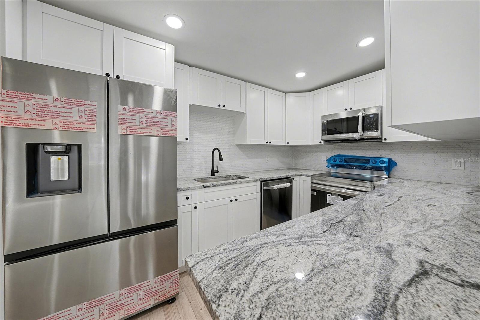 2162 BARCELONA DR — photo 6
