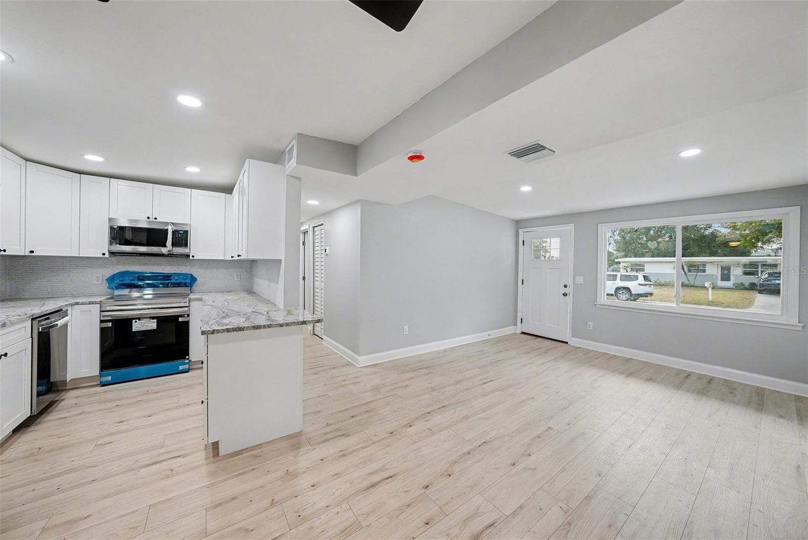 2162 BARCELONA DR — photo 5