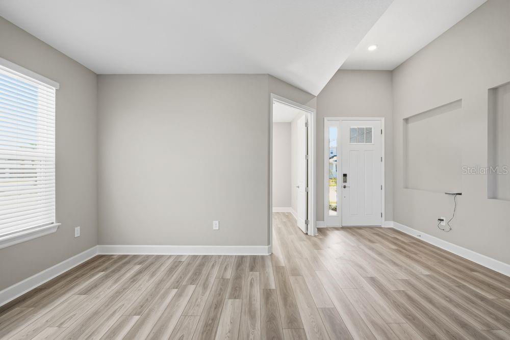 14255 SAWMILL ST — photo 8
