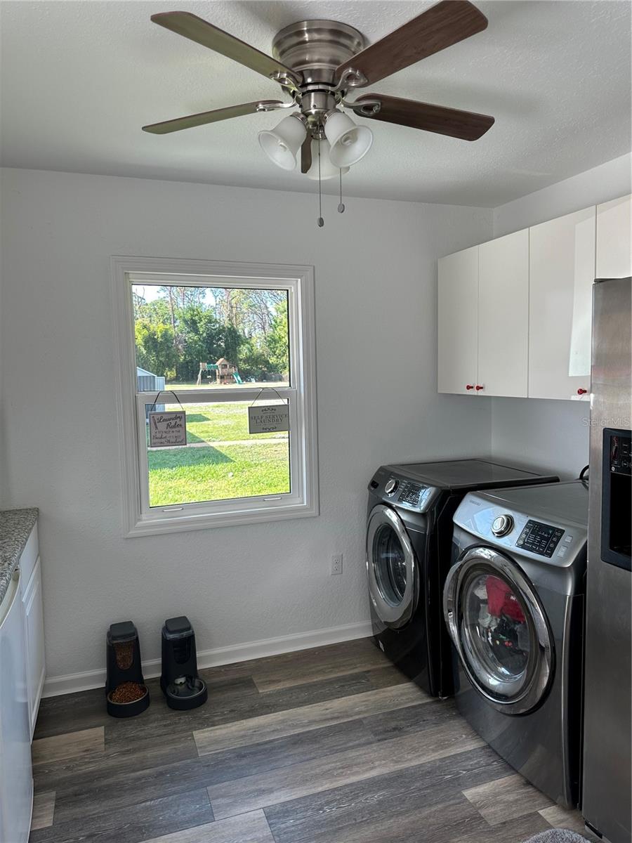 1181 LARCHMONT DR — photo 40