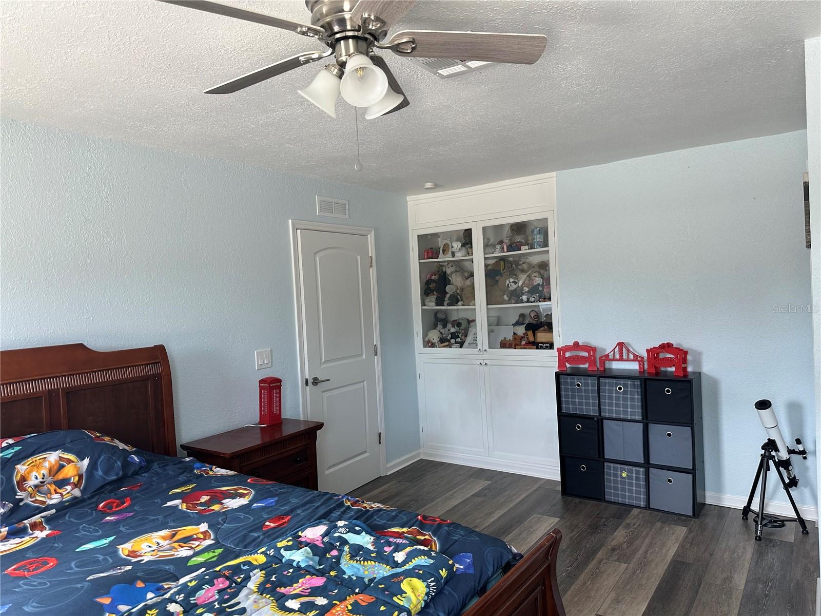 1181 LARCHMONT DR — photo 24
