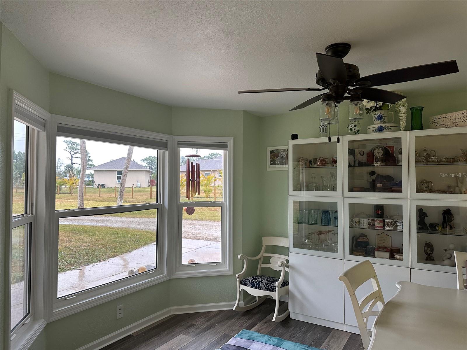 1181 LARCHMONT DR — photo 62