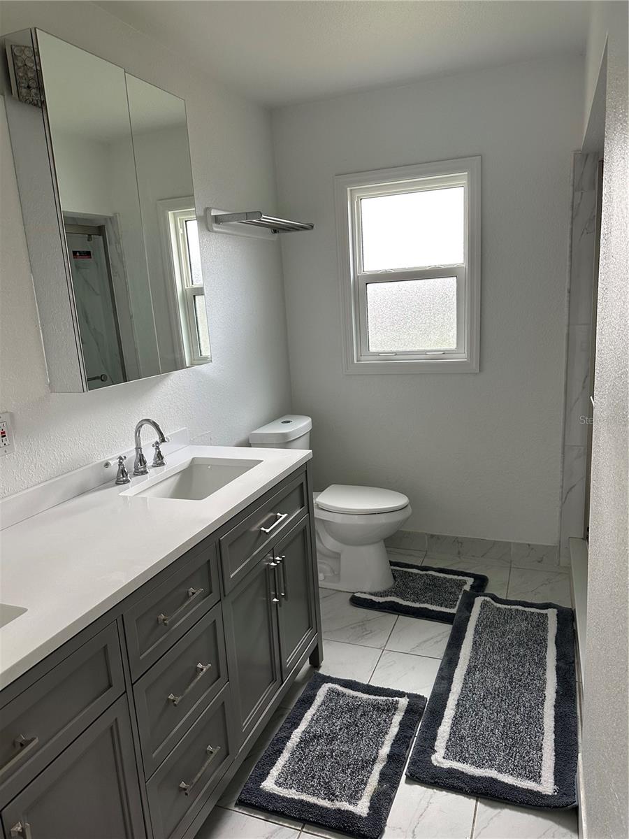 1181 LARCHMONT DR — photo 15