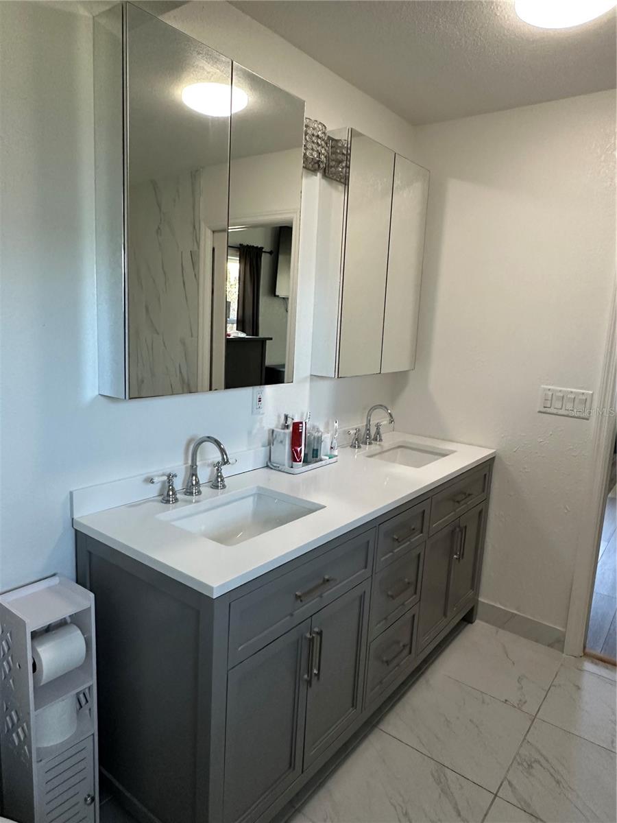 1181 LARCHMONT DR — photo 37