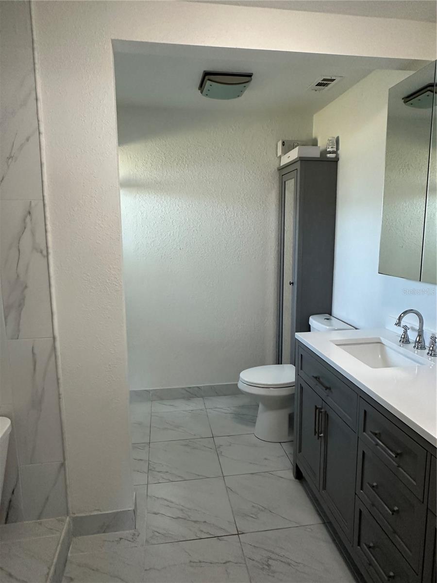 1181 LARCHMONT DR — photo 33