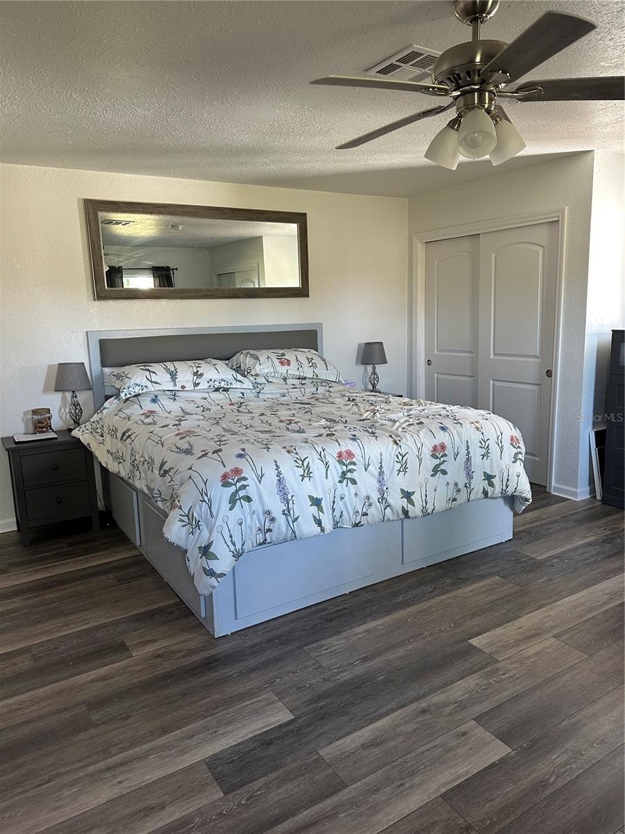 1181 LARCHMONT DR — photo 11