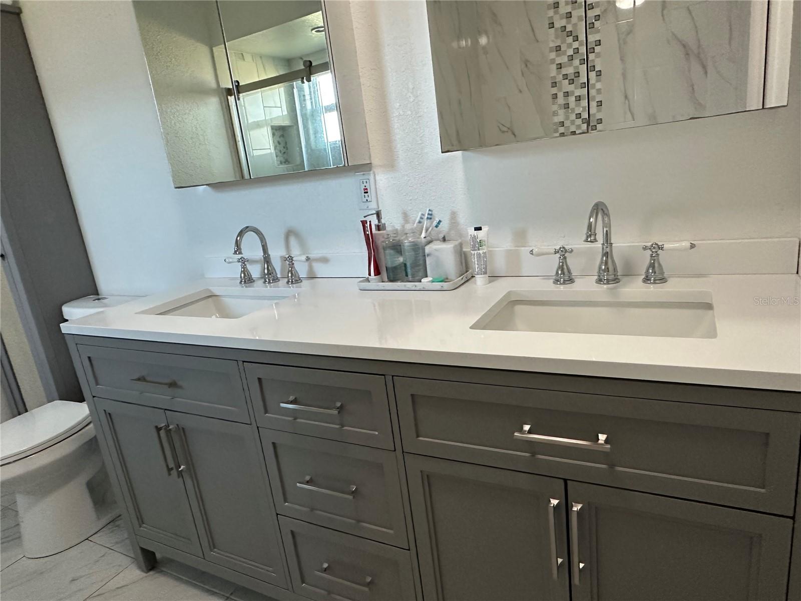 1181 LARCHMONT DR — photo 34
