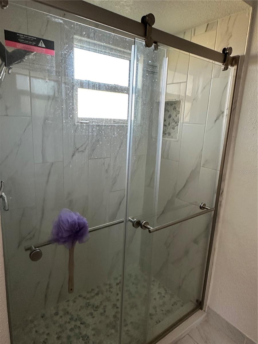 1181 LARCHMONT DR — photo 35