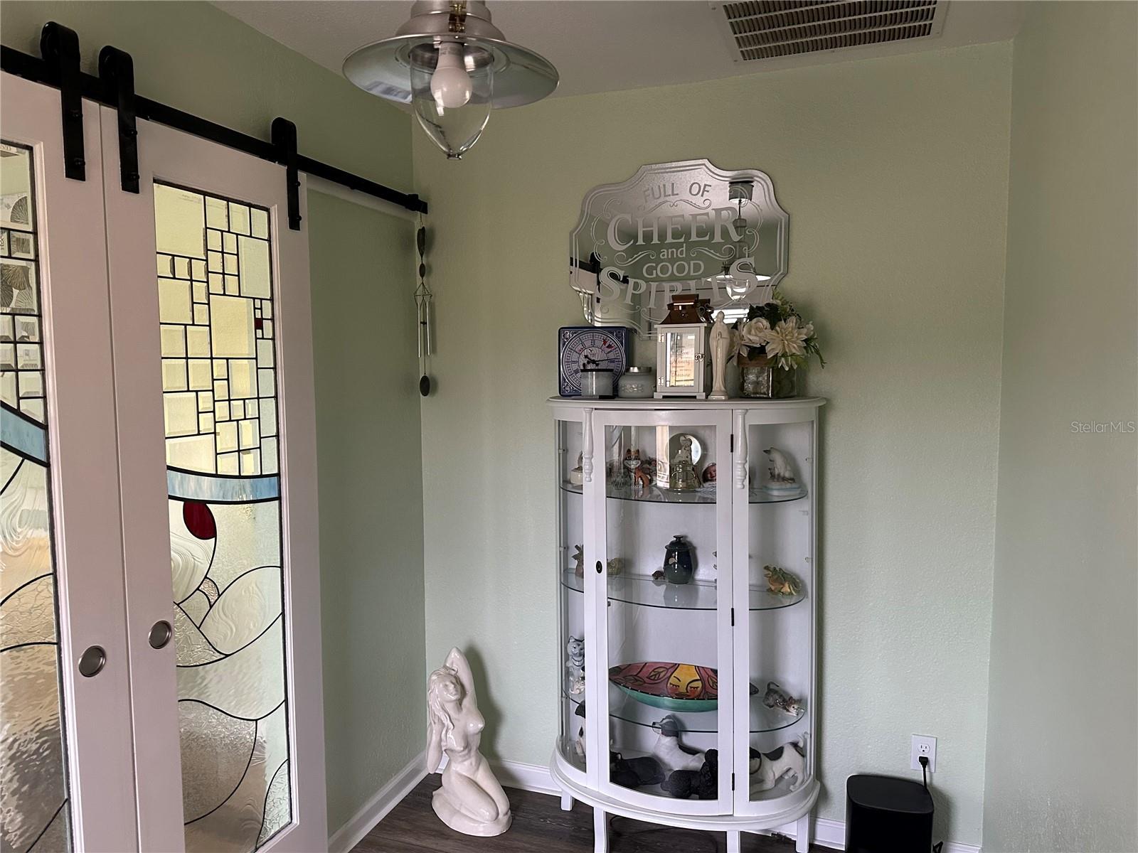 1181 LARCHMONT DR — photo 65