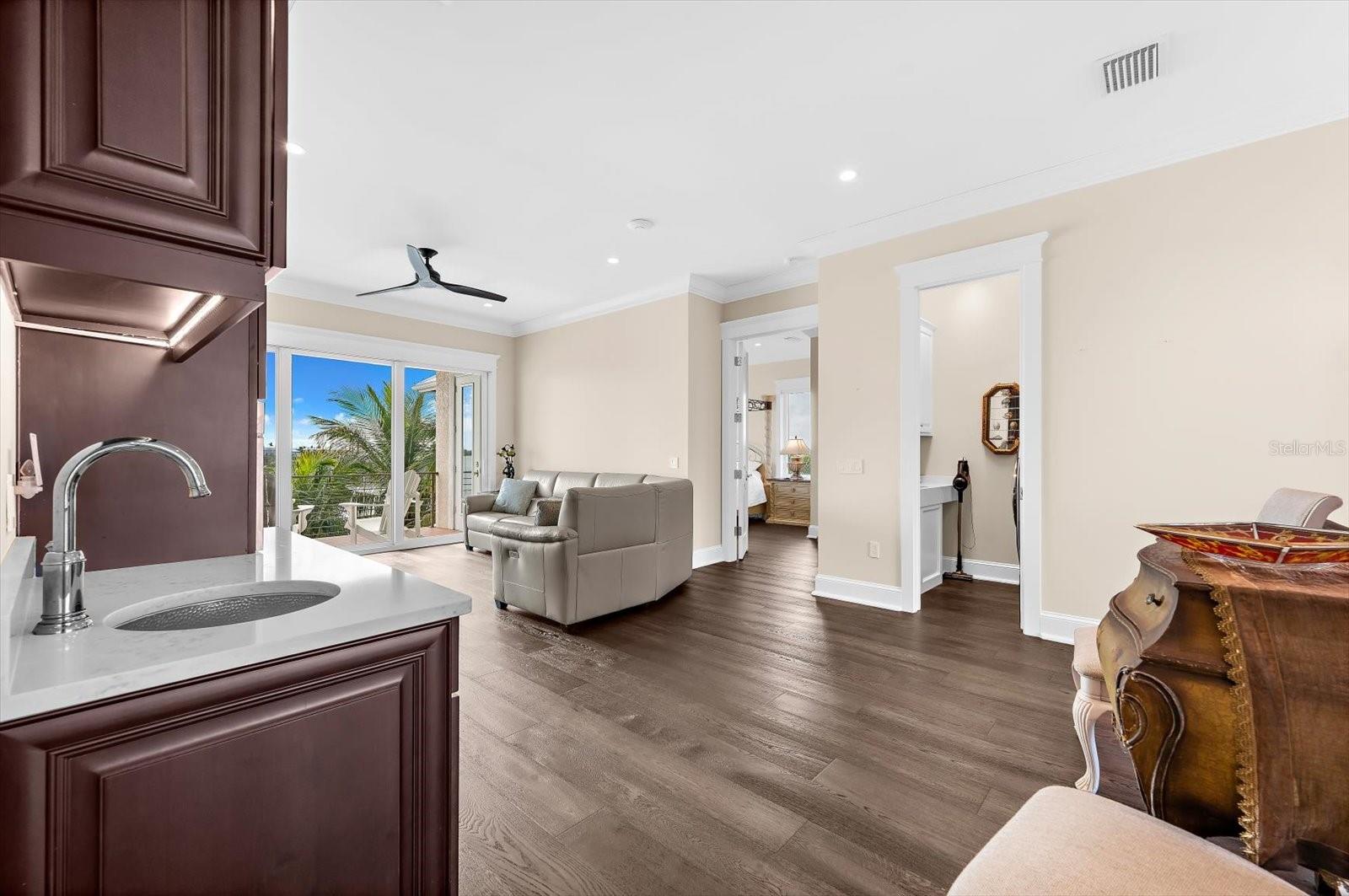 511 BAYVIEW DR — photo 41