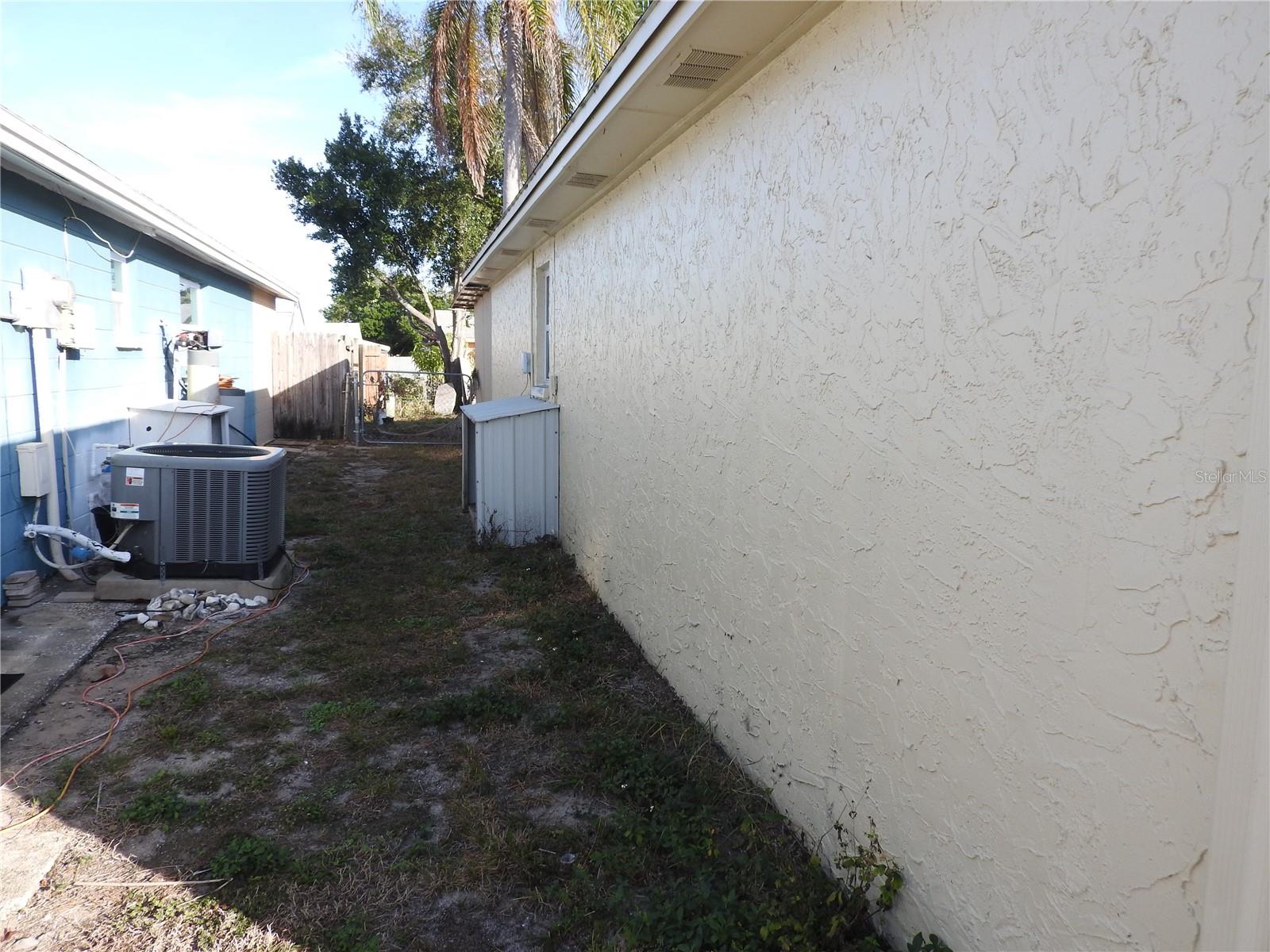 1324 VIKING DR — photo 4
