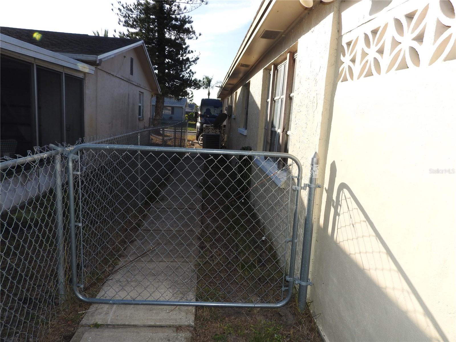 1324 VIKING DR — photo 6