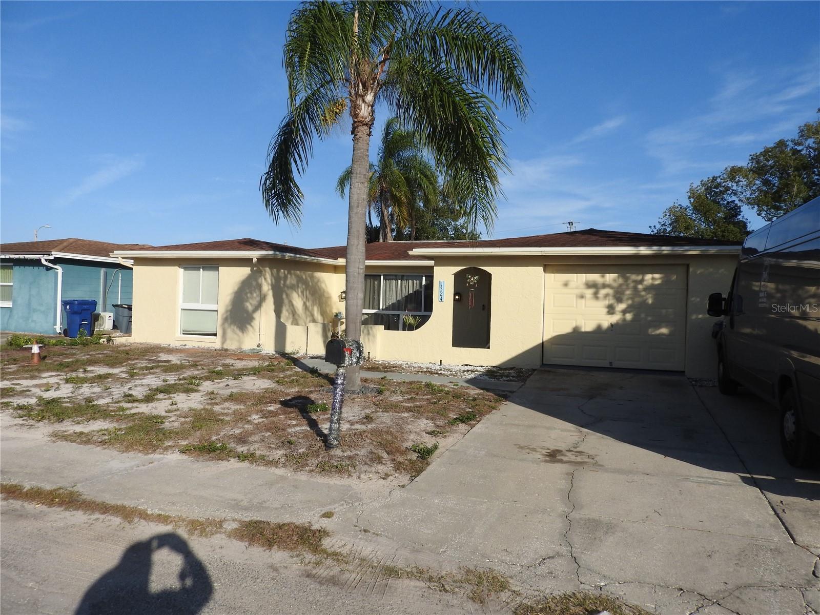 1324 VIKING DR — photo 2